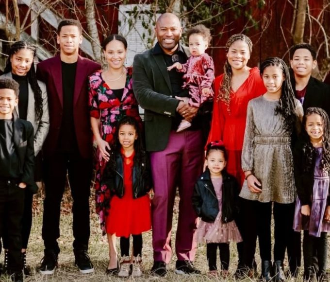 Shaun Alexander's Family: Meet His Wife and 14 Kids