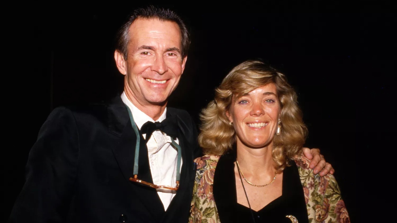 Anthony Perkins with his wife, Berry Berenson.