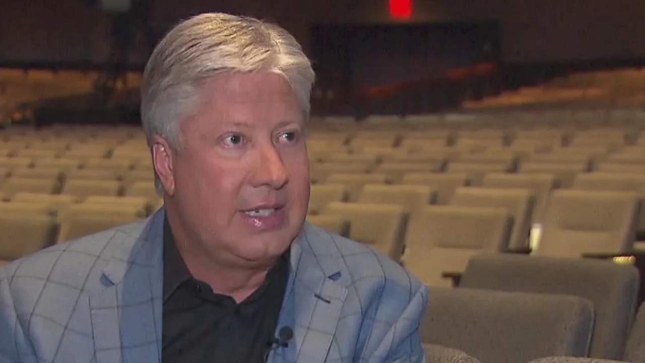 Robert Morris' net worth is $117 million in 2025.